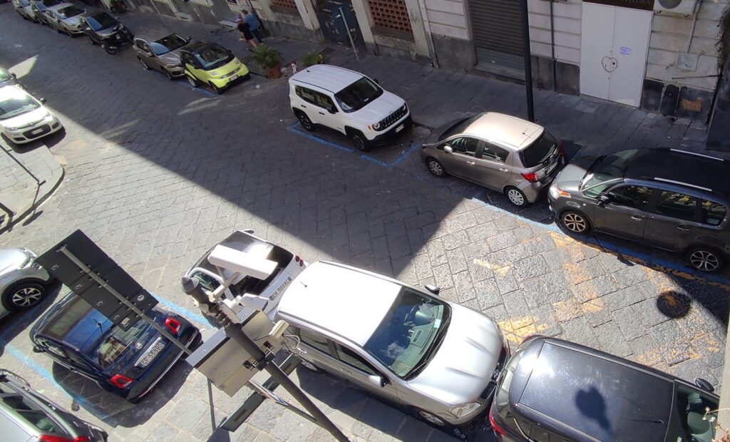 City break w Neapolu parkowanie